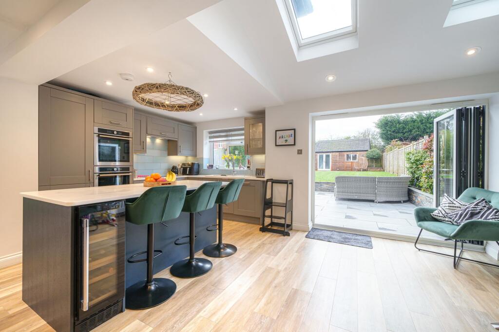 Kitchen / Dining Room