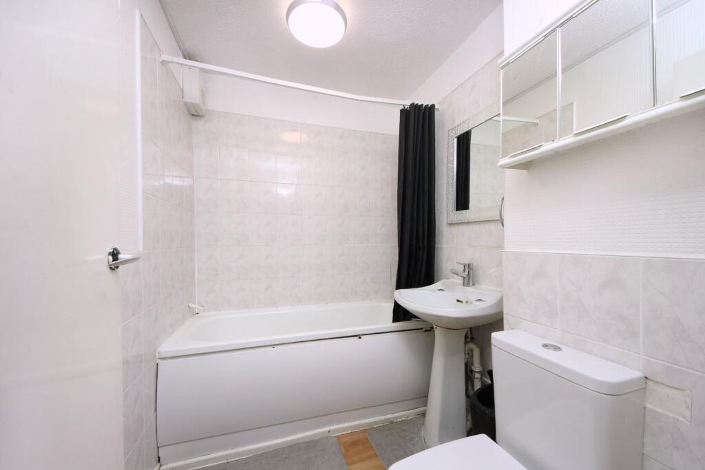Gv- 11 Fairlea Place (10).jpg