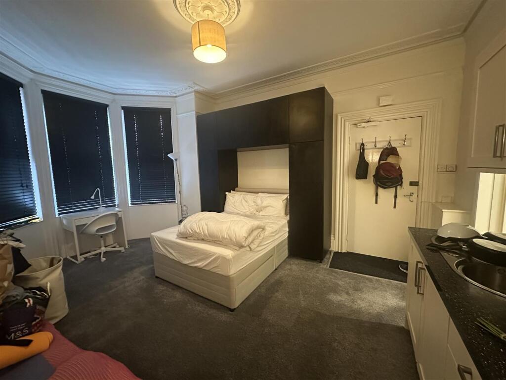 Polsloe Road Bedroom.jpg