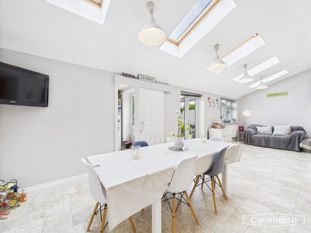 BREAKFAST ROOM/FAMILY AREA