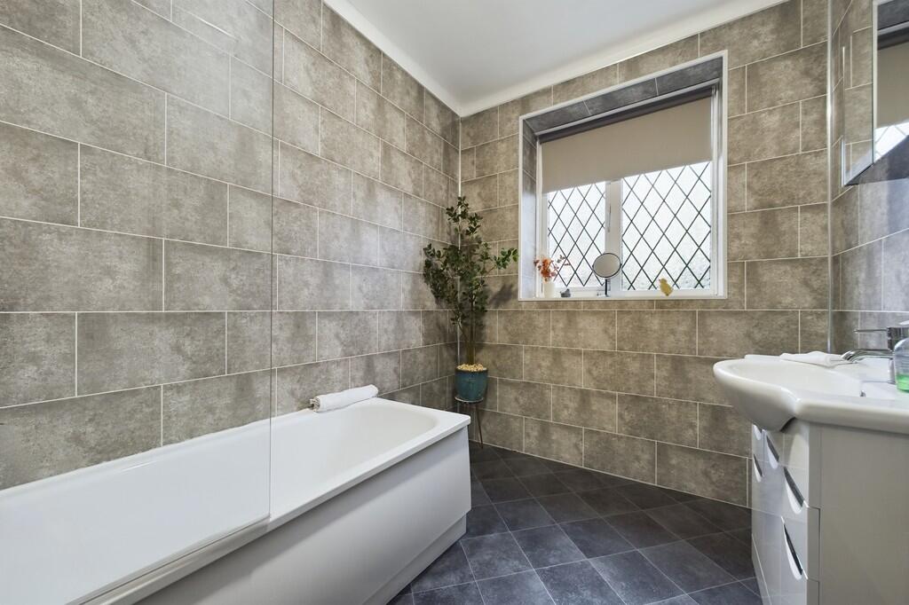 CAM01085G0-PR0504...