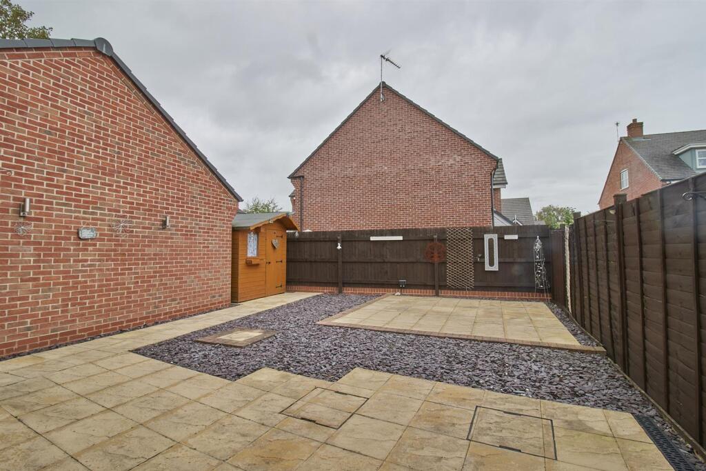 hollywell fields .jpg