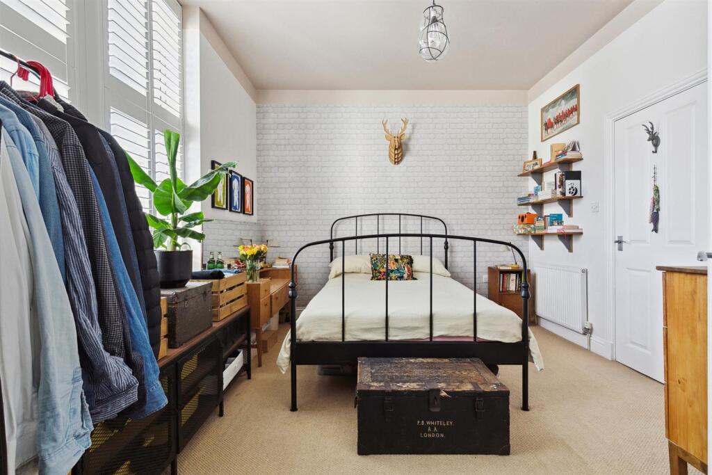 0304202512_WWTT_Flat 7, 2 Byton Road,_SW17 9HE_011