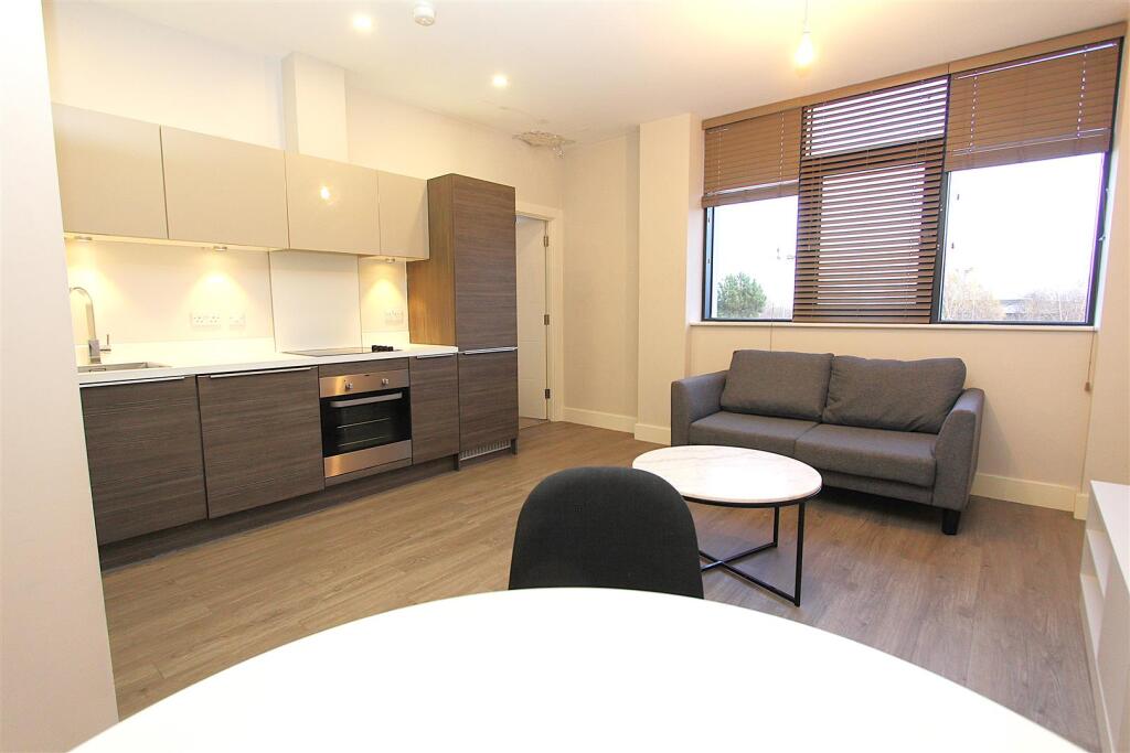 Living room 3.JPG