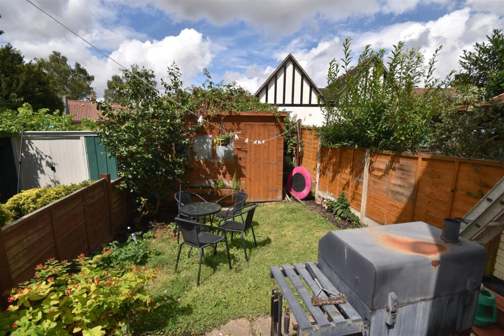 rear garden.JPG