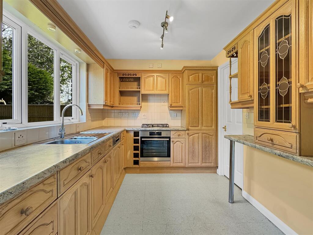 Kitchen (2)
