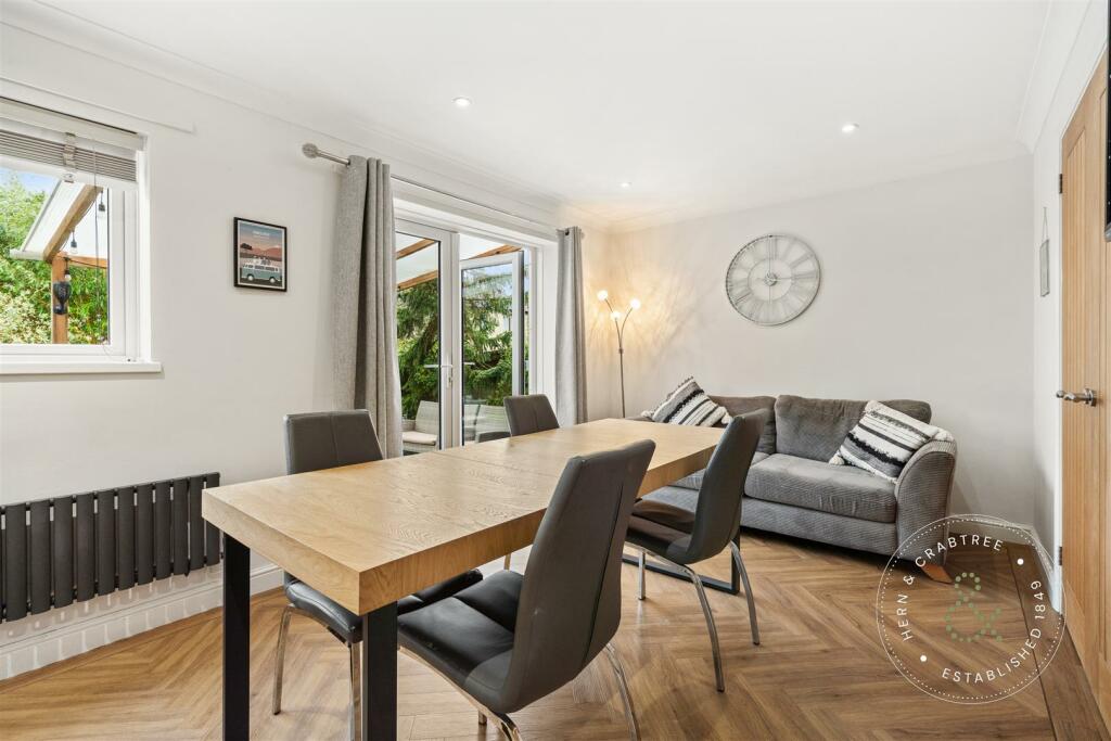 Acorn Grove, Pontprennau, Hern Crabtree (11).jpg