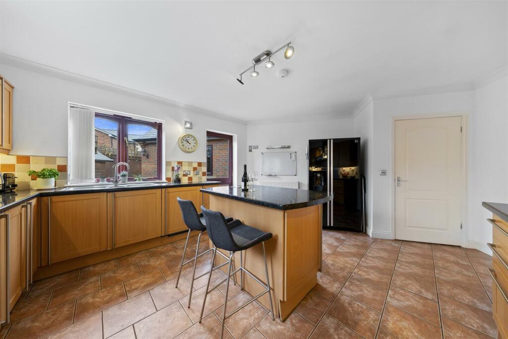 Kitchen/Breakfast Room