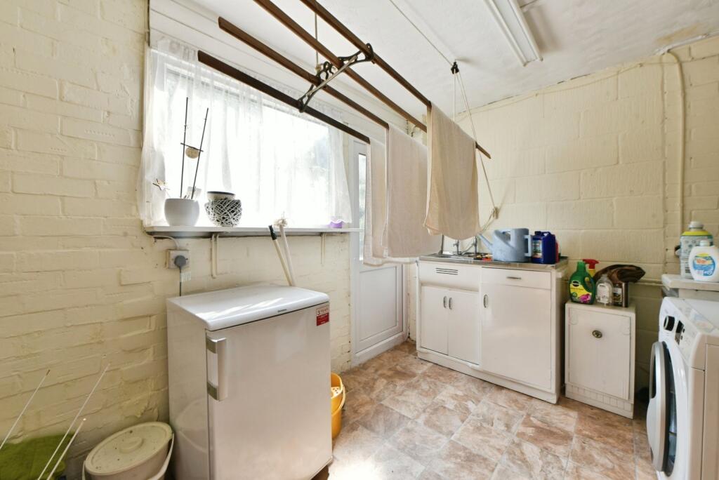 Utility Room/Wc