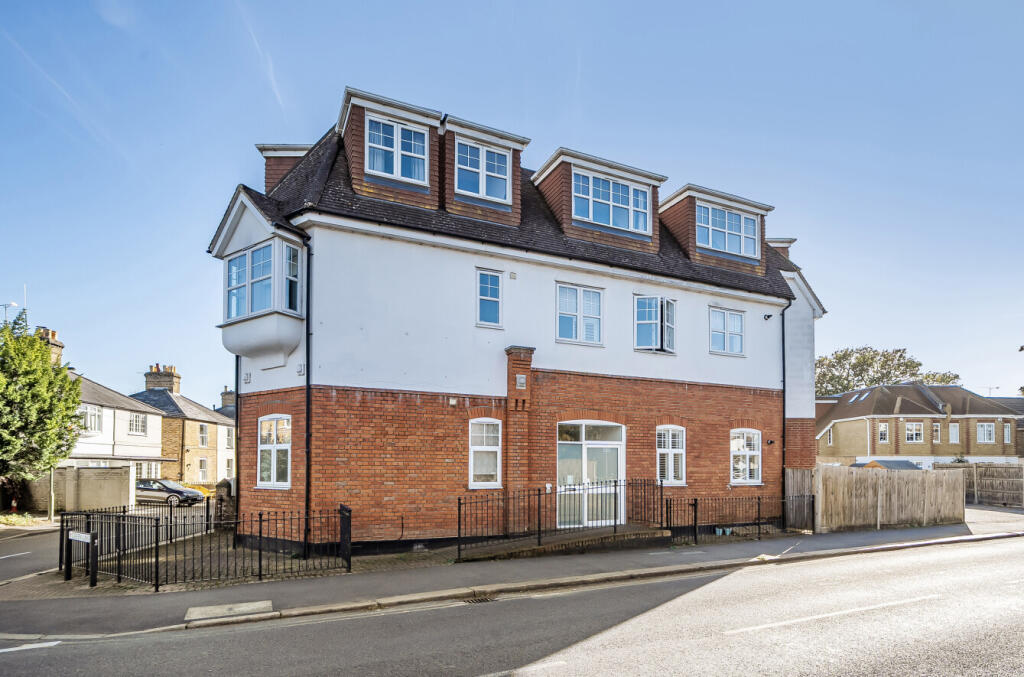 1363907-4-68e3e02...