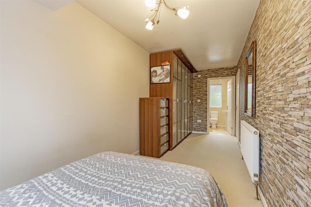 Bedroom 1-3.jpg