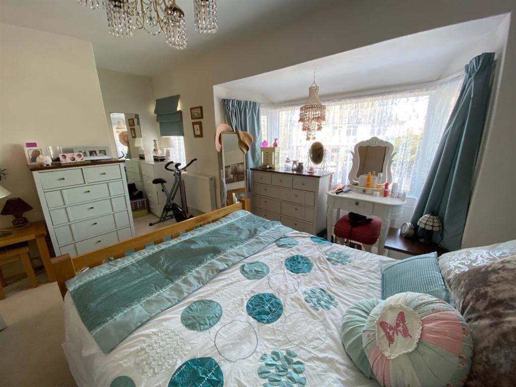 bed 1 x2.jpg
