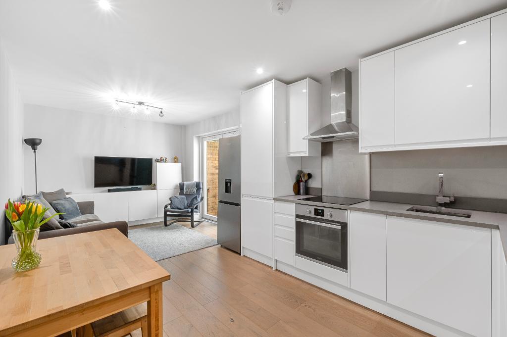 Longmans Mews, Raynes Park, London, SW20 8DH