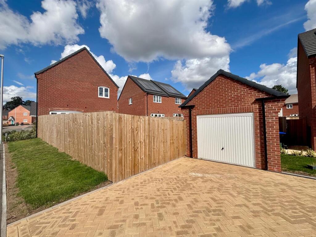 Garage &amp; Parking