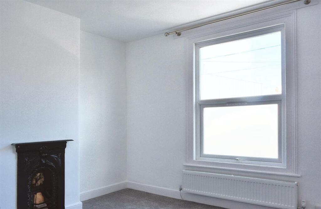 Bedroom 1.jpeg