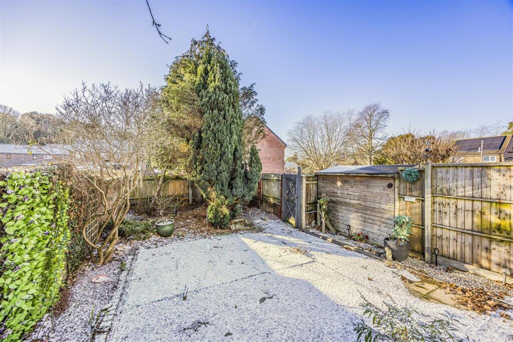 37 Springwood Avenue, Waterlooville-PorticoMarketi