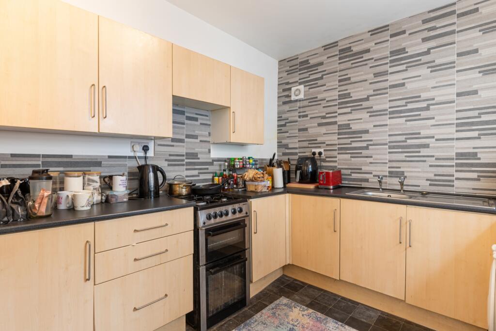 A08 - 50 Parkfield Road, Torquay - 250319