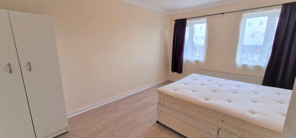 REAR BEDROOM