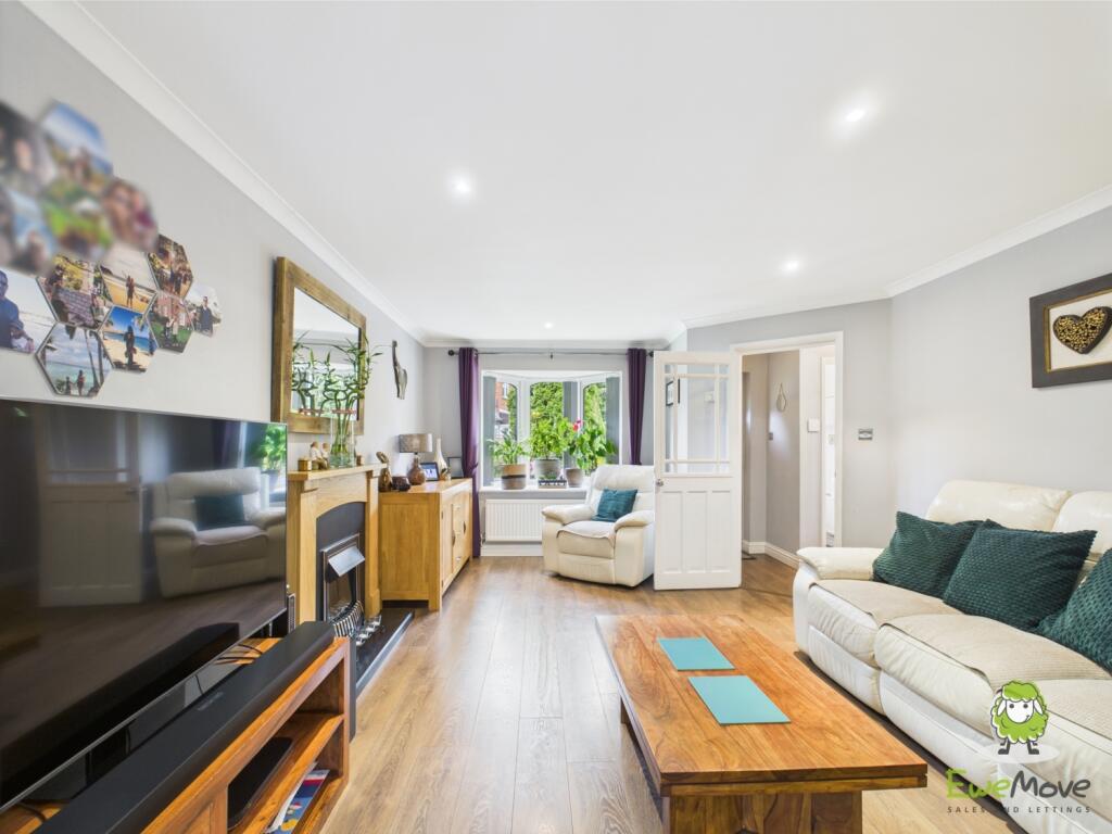 CAM03778G0-PR0237-STILL003