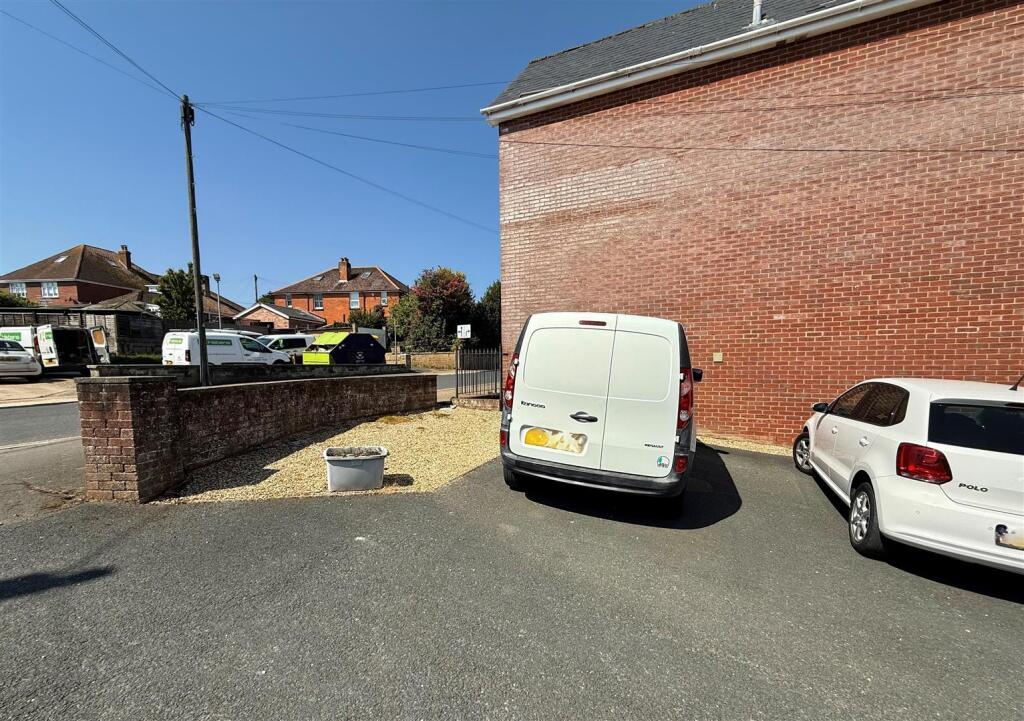Parking.jpg