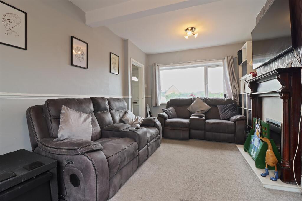 Lounge 3.jpg