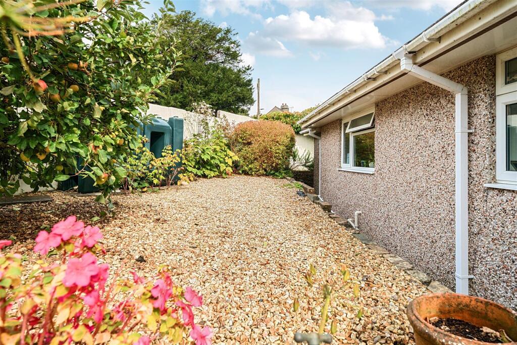 Abbotts Park Side.jpg