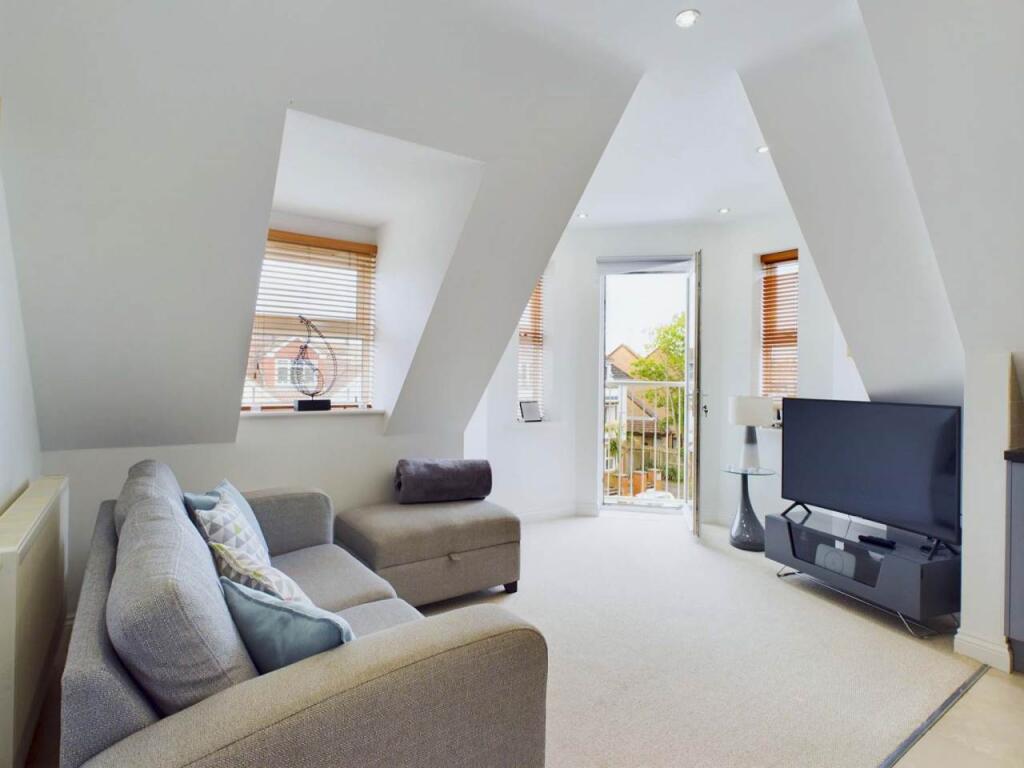 8 seacrest lounge ma