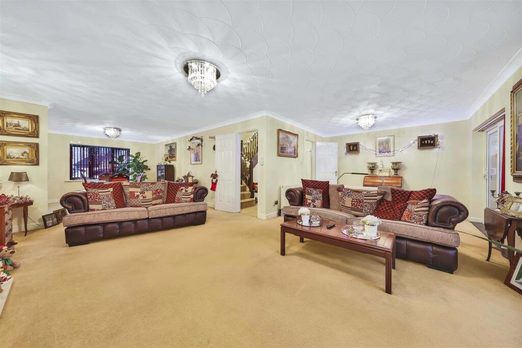 4 Living Room