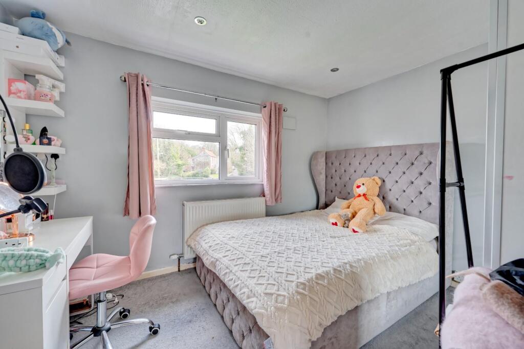 30 Henley Park BS49 4JH 7.jpg