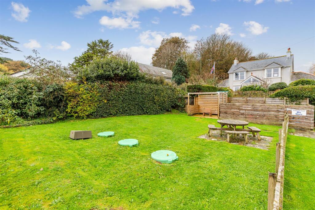 A05 - 6 Endsleigh Court, Stoke Fleming - 251111.jp