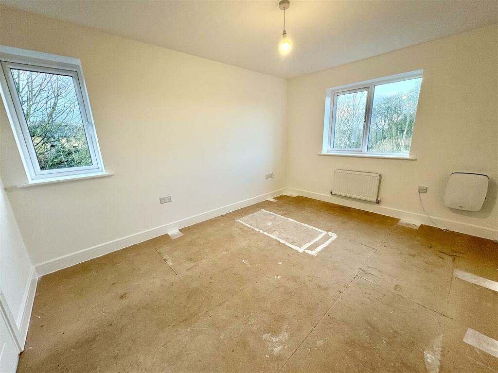 Bramleys Estate Agents - Stonebrooke Gardens - Ell