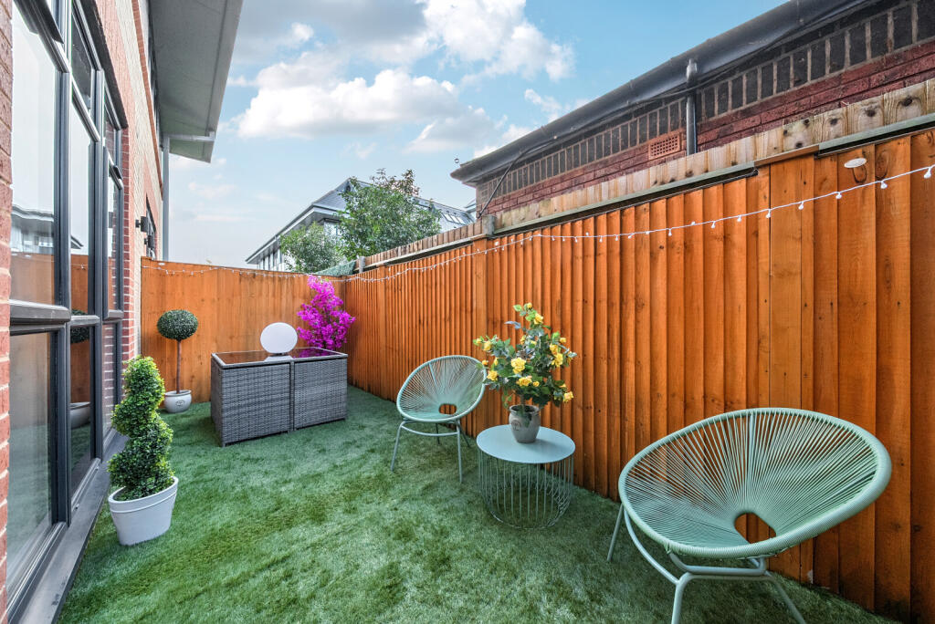 1385722-5-692ef1c...