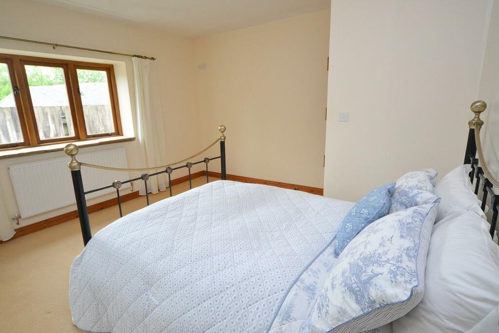 Annex Bed 1.jpg