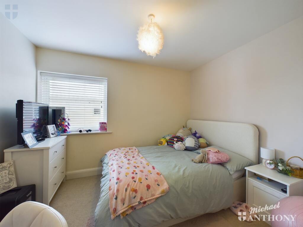 CAM03218G0-PR0373-STILL001