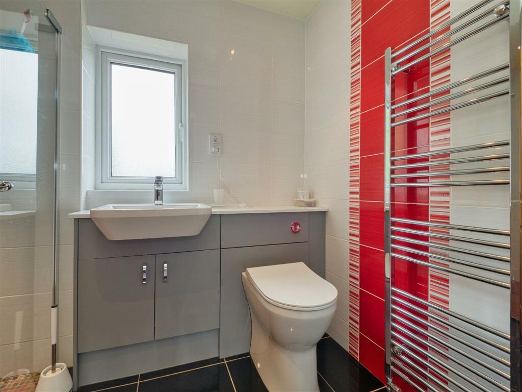 ENSUITE WET ROOM