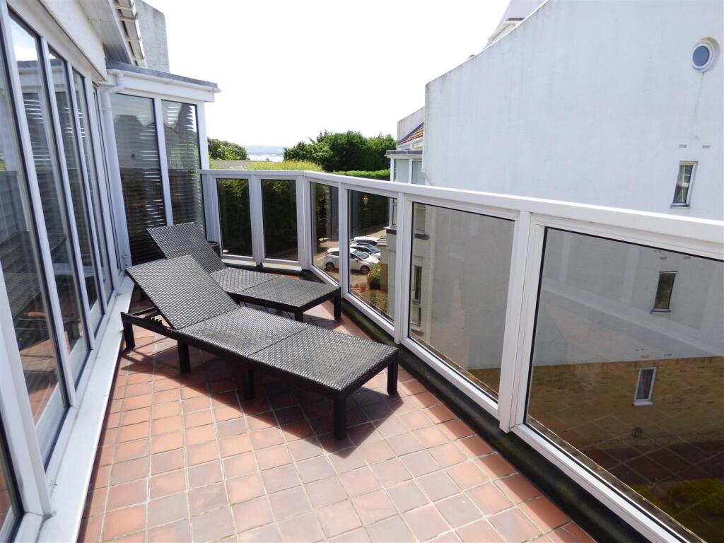 Balcony Loungers