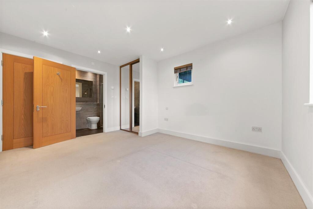 Apartment 4, The Edge 2.jpg