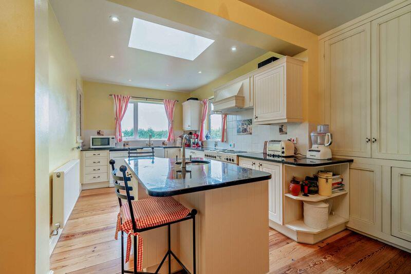 Kitchen Breakfast Area