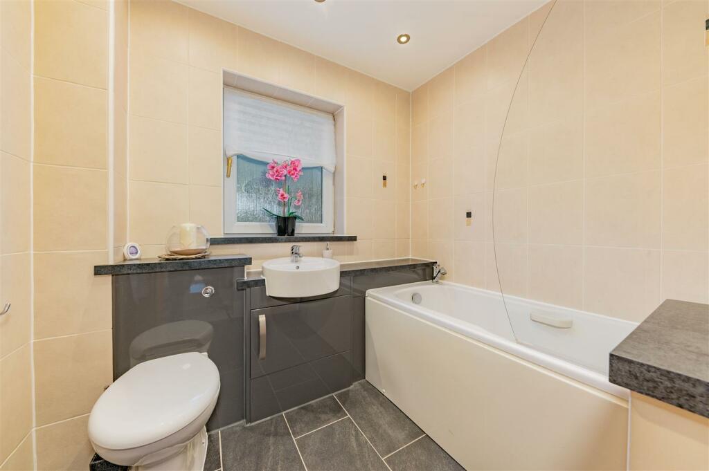 28 St Bunyans Place Leauchars-3.JPG