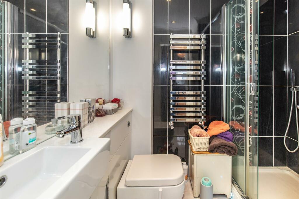 ENSUITE SHOWER ROOM