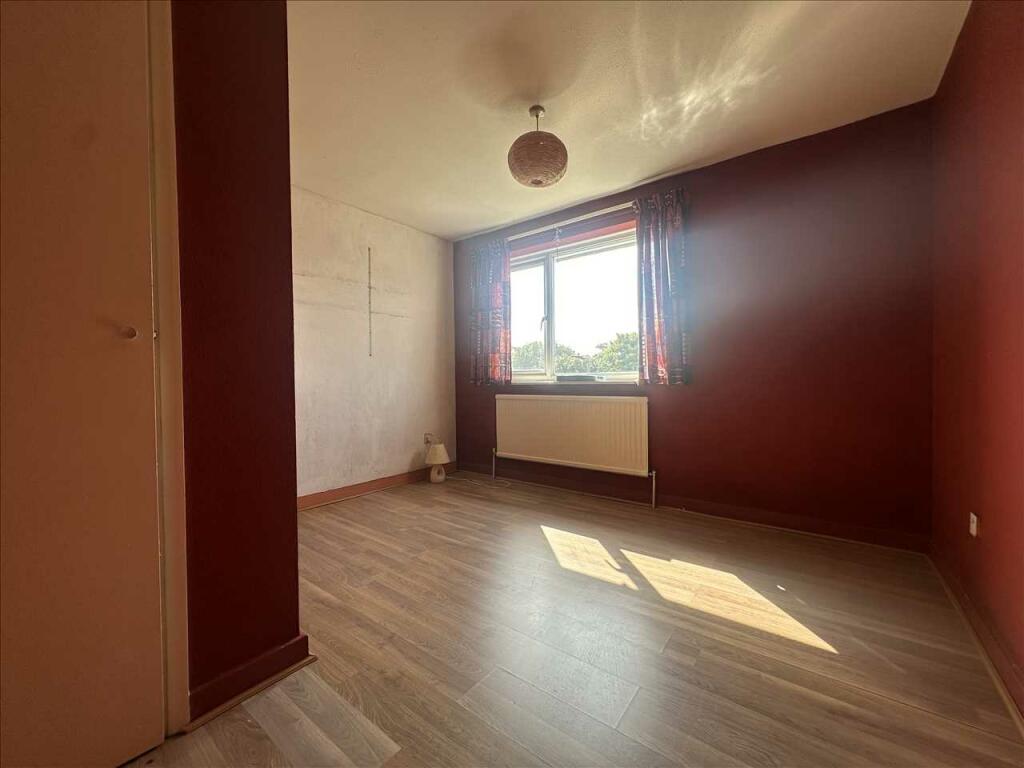 Bedroom (front)