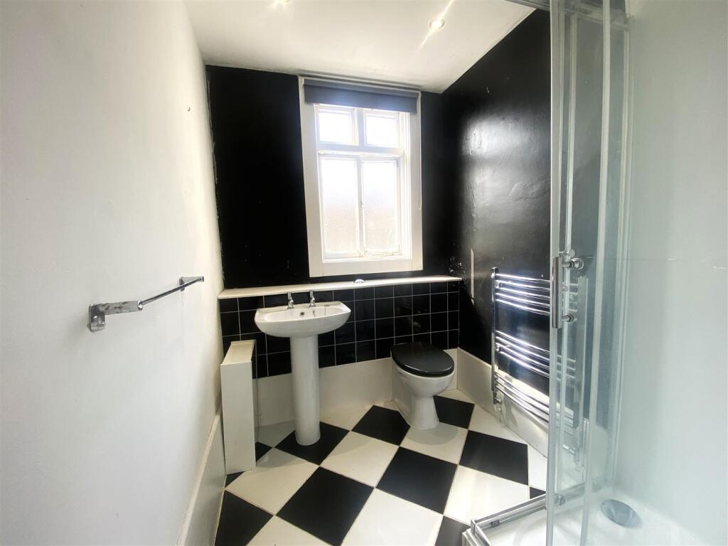 BATHROOM 4.jpeg