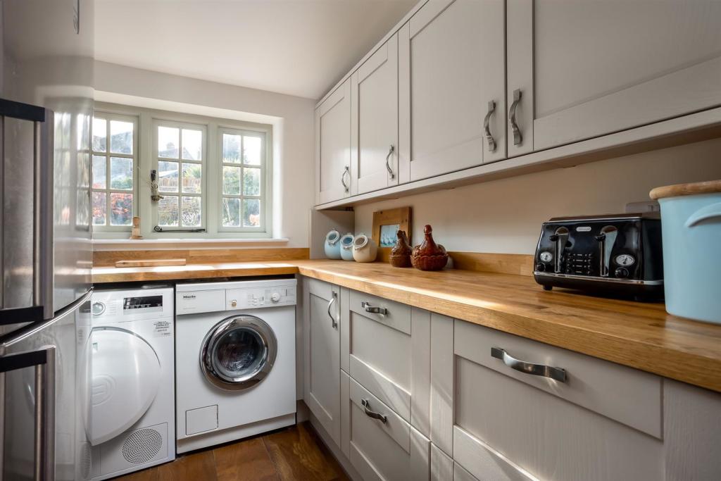 24 - St Anthony¿s Cottage - GL8 8TT - Web.jpg
