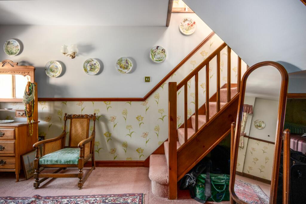 Principal bedroom with en suite