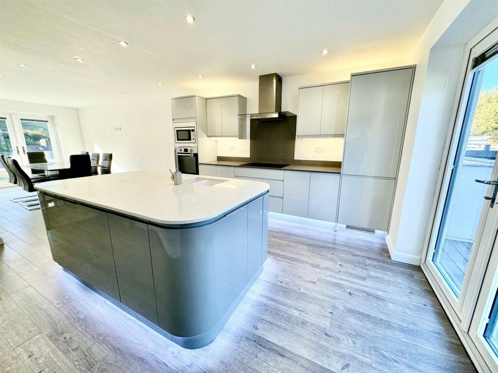 PHOTO-2024-10-30-08-09-32 (19).jpg