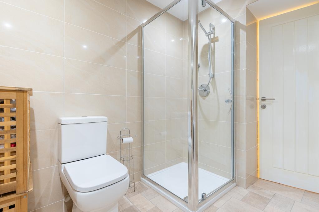 BATHROOM DETAIL