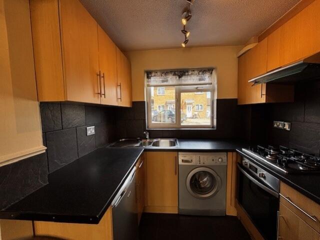 27 Mayfield kitchen