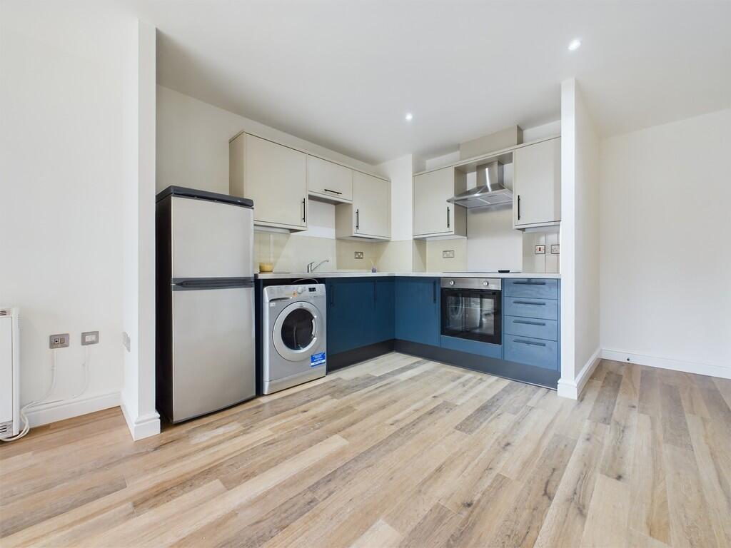 CAM04273G0-PR0089...