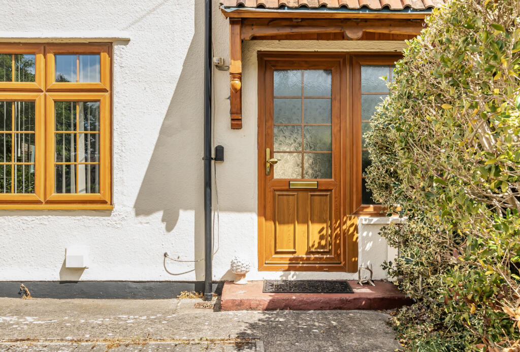 1325373-1-688cd54...