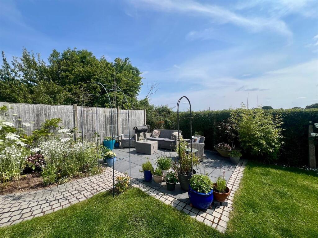 Garden Seating.jpg